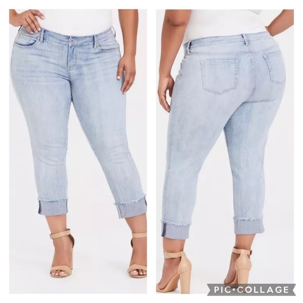 Torrid Crop Boyfriend Jean - Vintage Stretch Light Wash Size 22